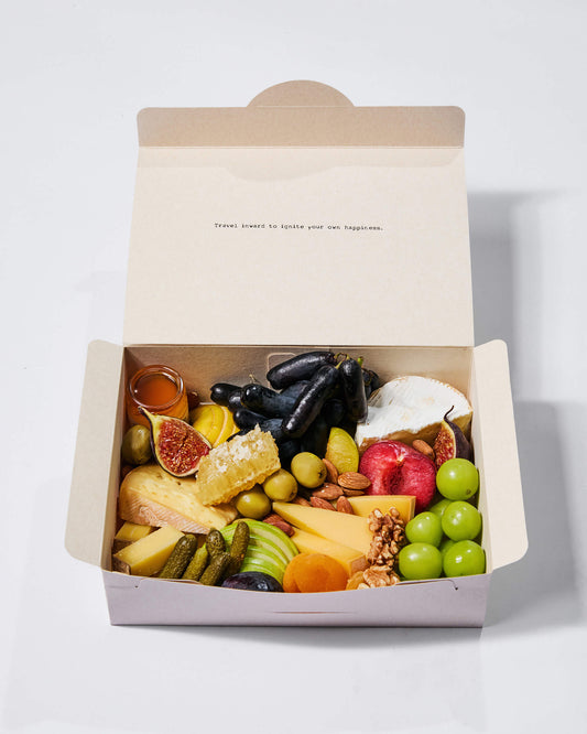 A cheese box of our selection of nicely cut finest cheese and cold cuts with antipasti, nuts, fresh & dried fruits, vegetables, mini honey pots, topped with seasonal garnishes. Comes ready to eat. The perfect pick for home parties, corporate event or as a gift. Free delivery Hong Kong.