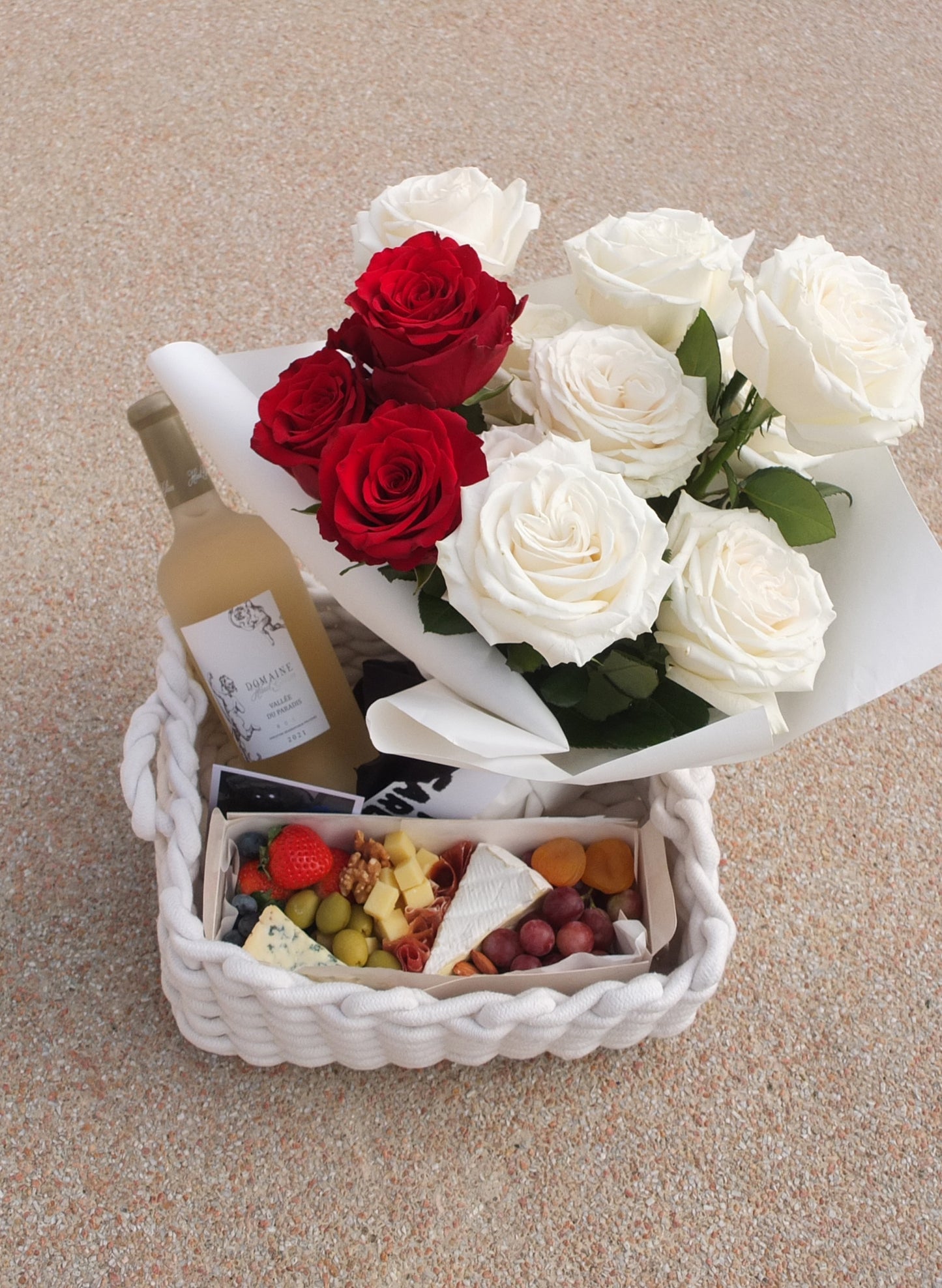 Cheese Box and Bouquet Set